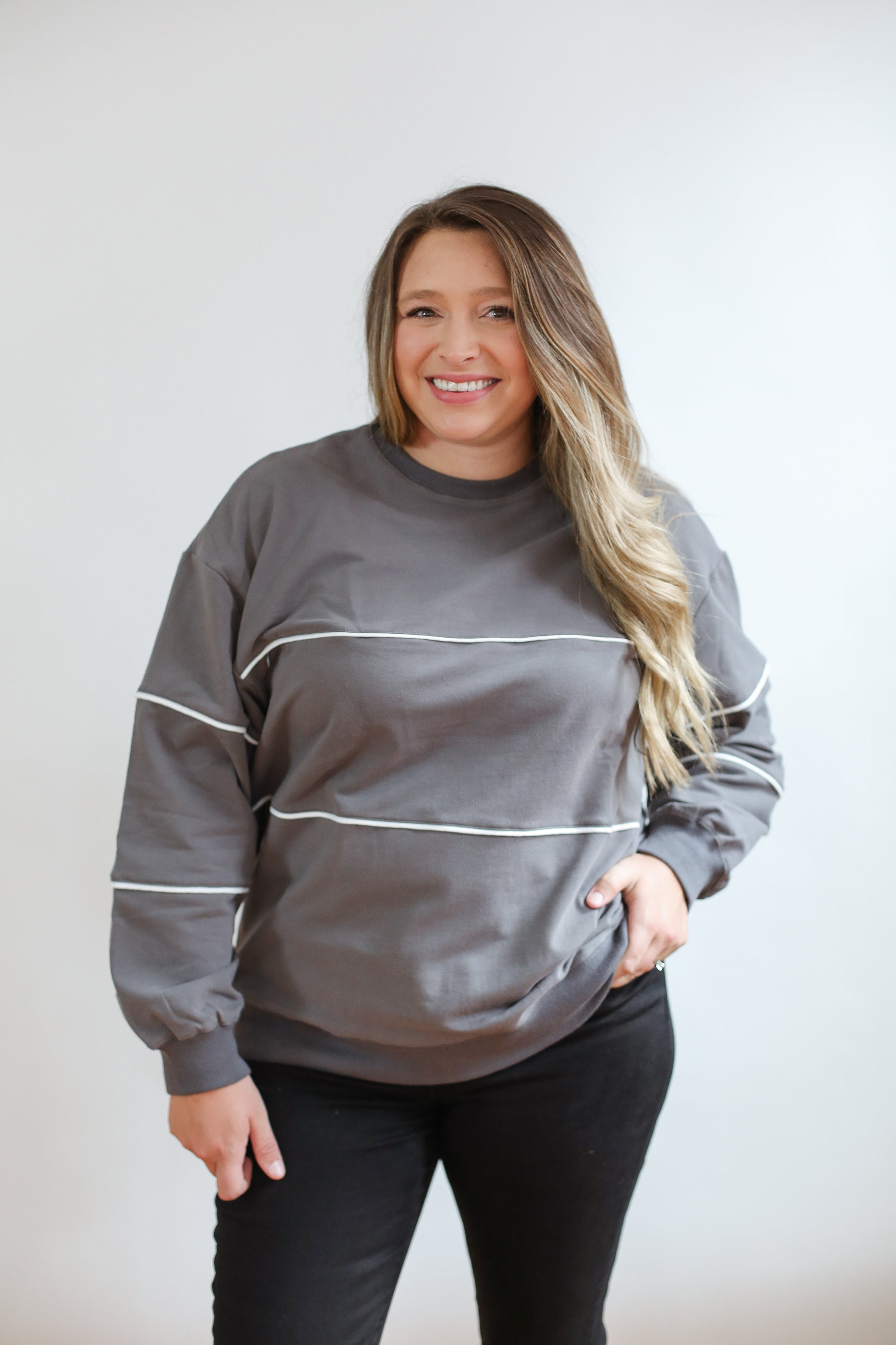 Relaxed Fit Invisible Zipper Breastfeeding Sweatshirt with Piping